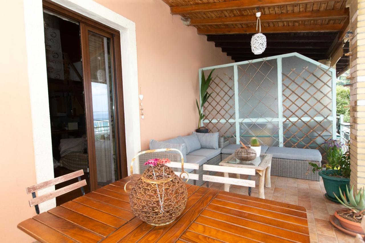 Seaview Stone Apartment In Ipsos Beach Екстериор снимка
