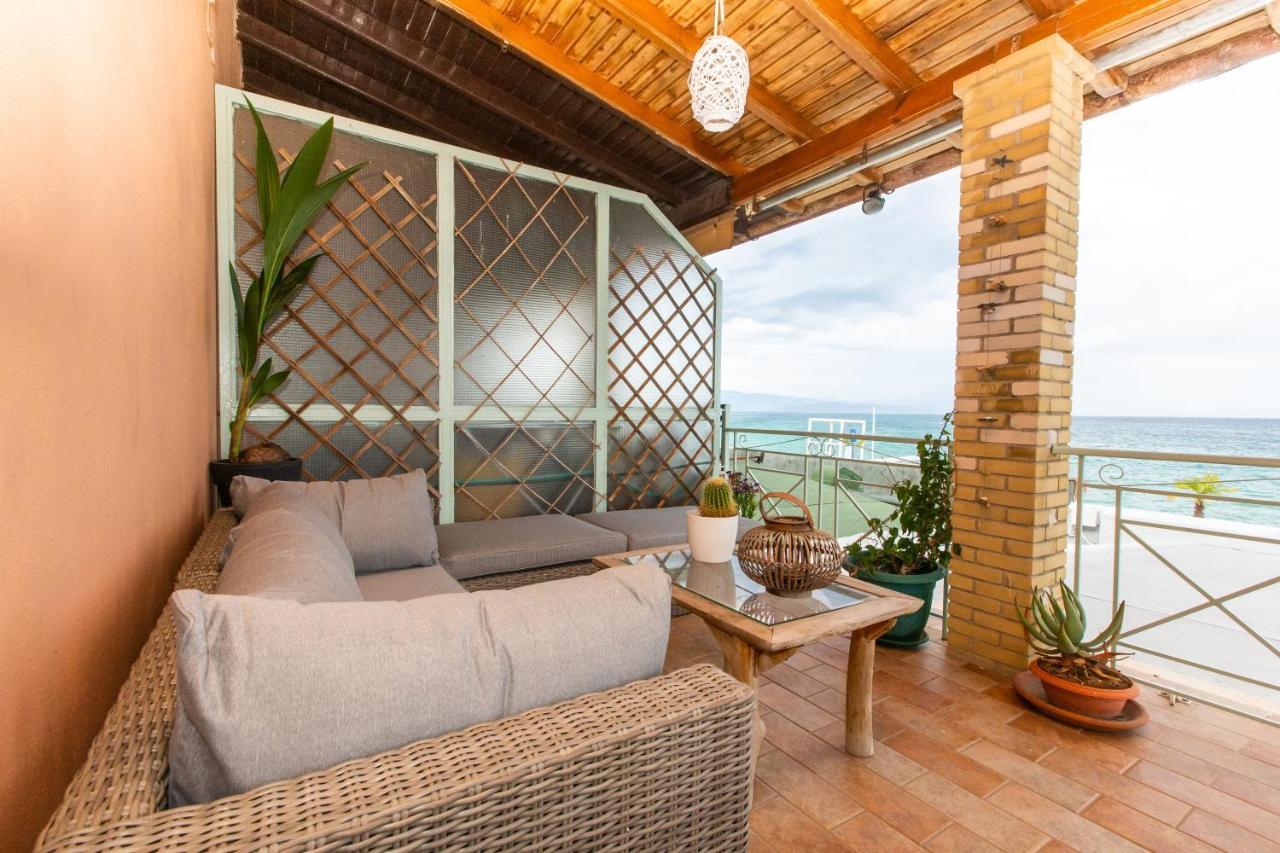 Seaview Stone Apartment In Ipsos Beach Екстериор снимка